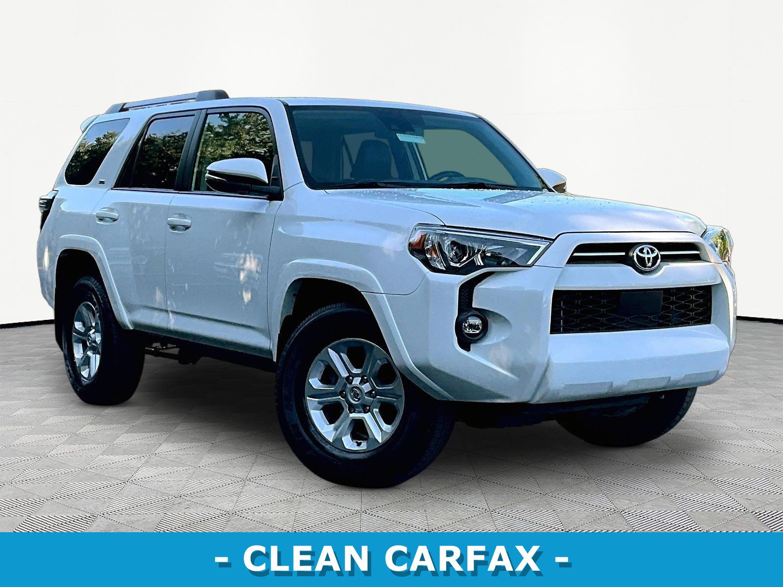 Used 2023 Toyota 4Runner SR5 Premium w/ Moonroof Package RWD image 3