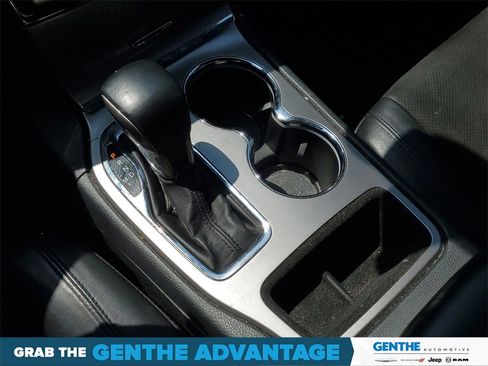 Used 2020 Jeep Grand Cherokee Altitude image 18