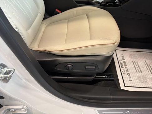 Used 2025 Buick Encore GX Avenir w/ Avenir Convenience Package AWD/4WD image 13