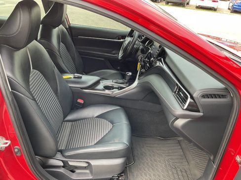 Used 2021 Toyota Camry SE FWD image 39