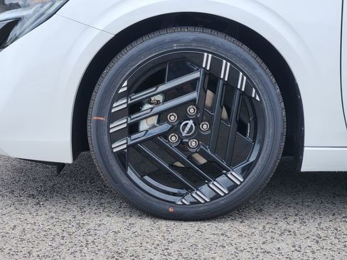 New 2026 Nissan Sentra SR FWD image 7