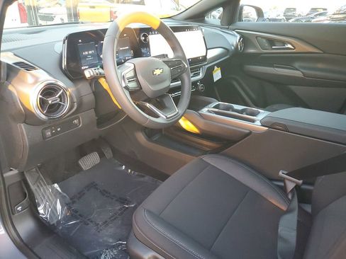 New 2026 Chevrolet Equinox EV LT image 17