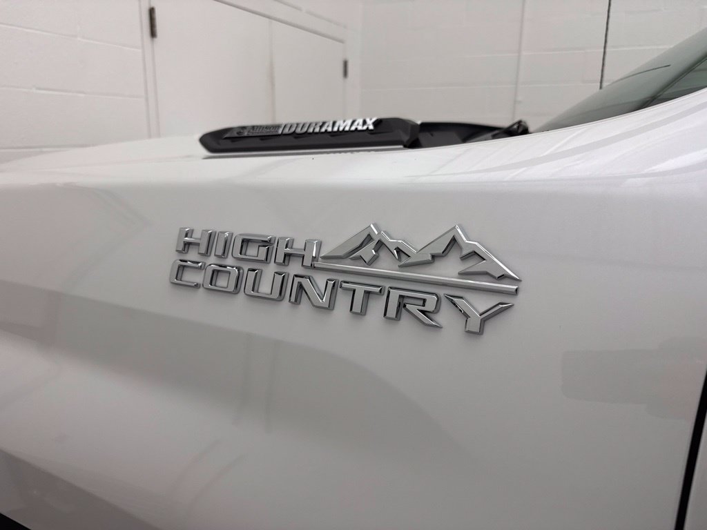 Used 2025 Chevrolet Silverado 3500 High Country w/ High Country Premium Package AWD/4WD image 10