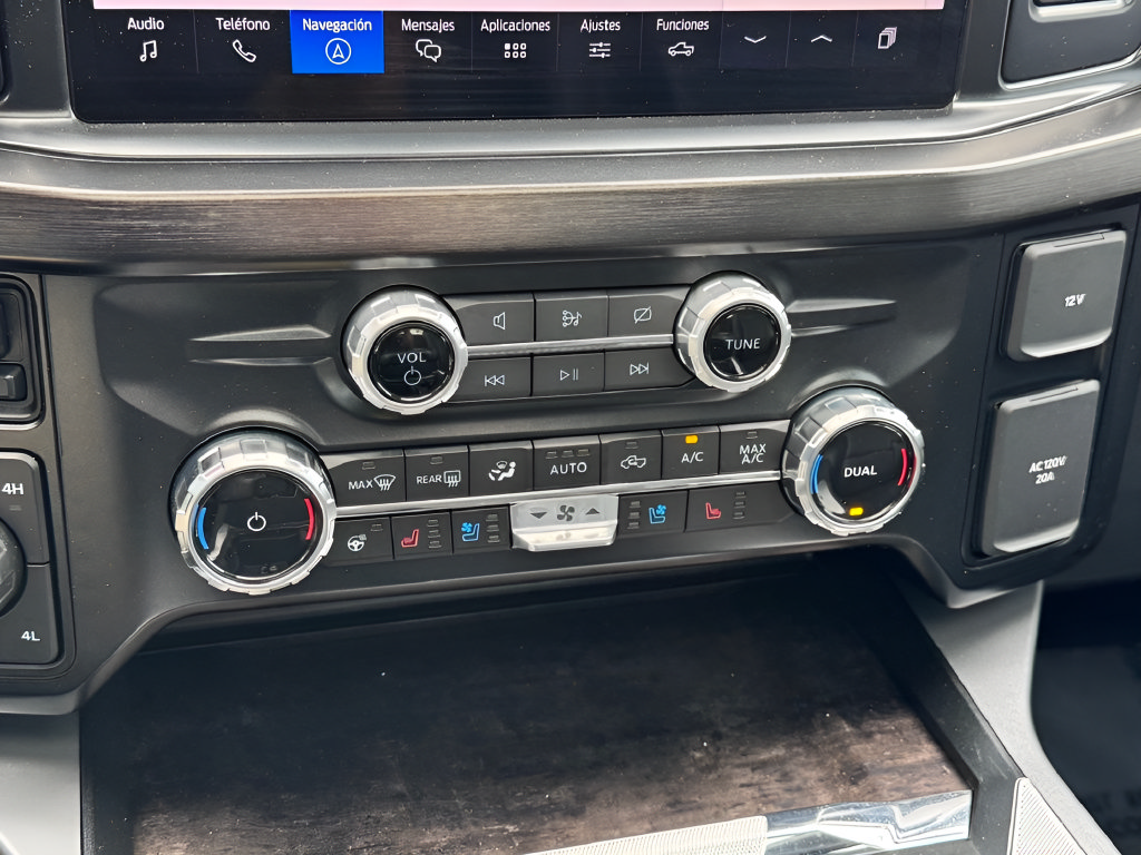 Used 2024 Ford F250 Lariat w/ Lariat Ultimate Package AWD/4WD image 20