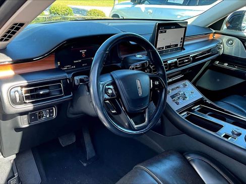 Used 2020 Lincoln Aviator Reserve w/ Equipment Group 202A image 16