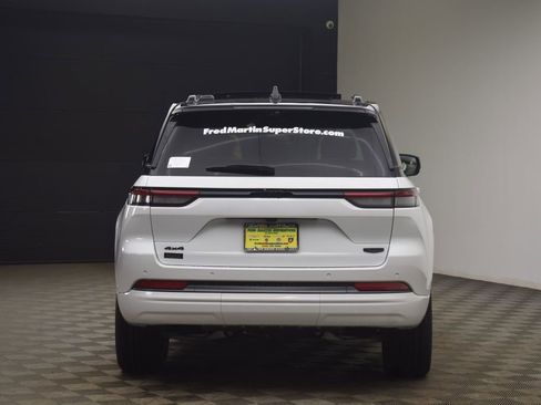 New 2026 Jeep Grand Cherokee Summit AWD/4WD image 12