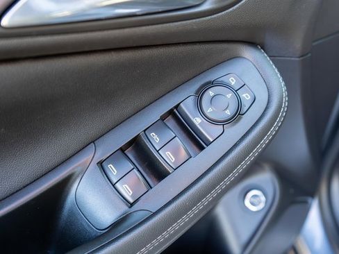 Used 2022 Buick Encore GX Select w/ Sport Touring Package image 18