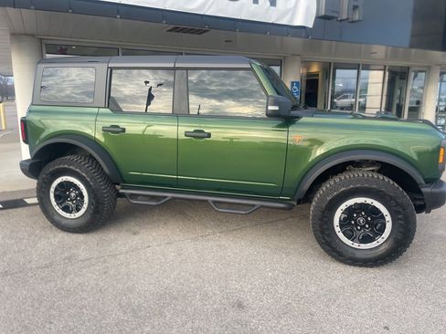 Used 2023 Ford Bronco Badlands w/ Sasquatch Package image 2