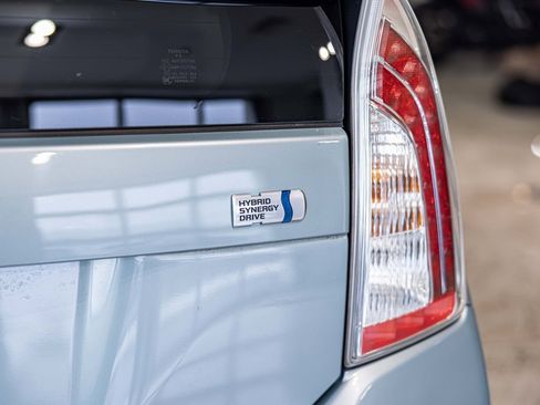 Used 2015 Toyota Prius Three image 16