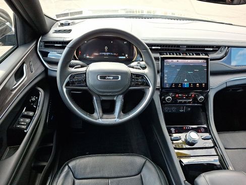 Used 2022 Jeep Grand Cherokee L Overland image 11