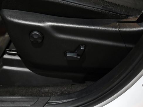 Used 2018 Jeep Grand Cherokee Altitude AWD/4WD image 30