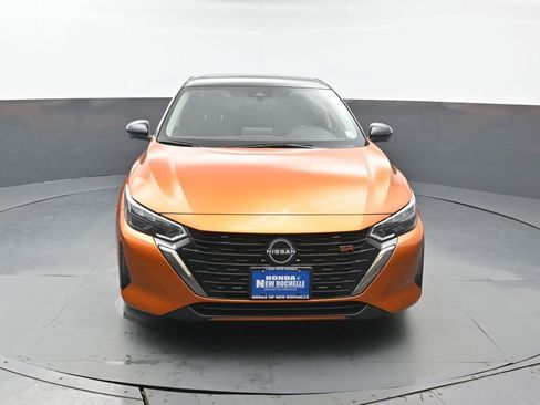 Used 2024 Nissan Sentra SR w/ SR Premium Package image 9