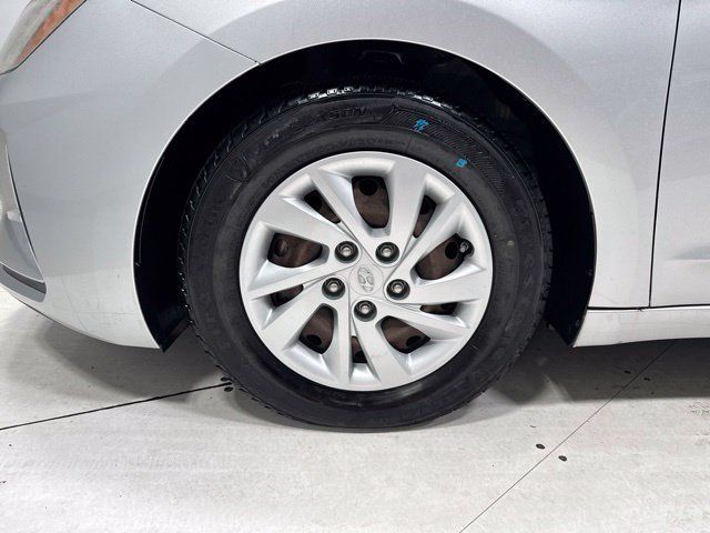 Used 2019 Hyundai Elantra SE FWD image 5