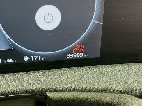 Used 2023 Kia EV6 Light image 19