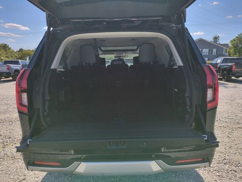Used 2025 Ford Expedition Max Platinum AWD/4WD image 32