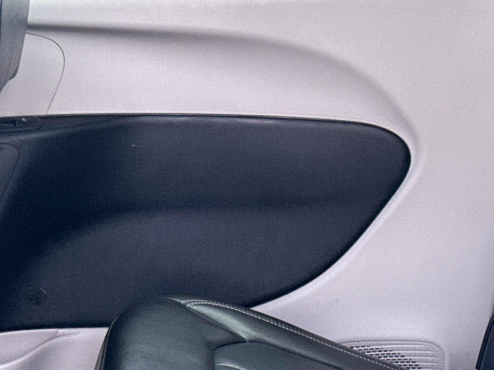 Used 2023 Chrysler Pacifica Touring-L FWD image 16