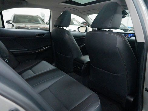 Used 2018 Lexus IS 300 AWD image 22