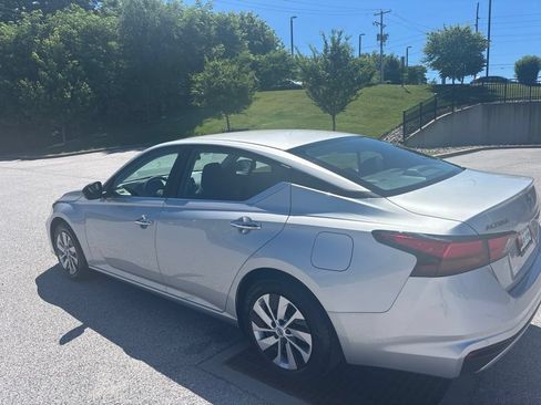 Used 2024 Nissan Altima 2.5 S FWD image 5
