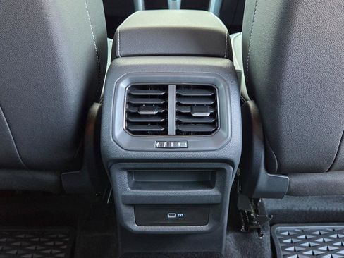 Certified 2024 Volkswagen Taos SE AWD/4WD image 59