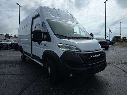 Used 2024 RAM ProMaster 3500 w/ Delivery Van Package FWD image 9