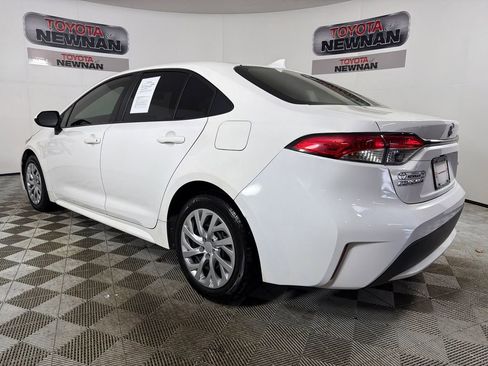 Used 2020 Toyota Corolla LE image 5