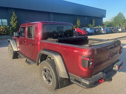 Used 2021 Jeep Gladiator Rubicon AWD/4WD image 2