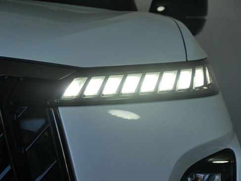 New 2026 INFINITI QX80 4WD image 10