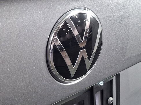 Used 2024 Volkswagen Jetta SE image 29