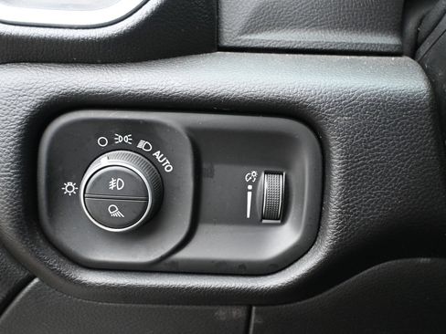 Used 2024 RAM 2500 Big Horn AWD/4WD image 9