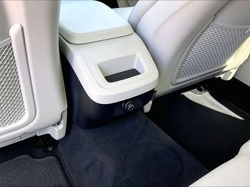 Used 2017 Volvo V90 T6 Cross Country image 25