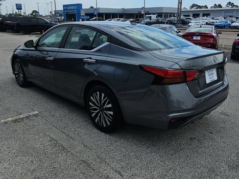 Used 2023 Nissan Altima 2.5 SV FWD image 5