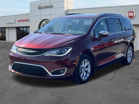 Used 2020 Chrysler Pacifica Limited FWD image 3