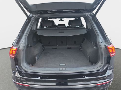 Used 2019 Volkswagen Tiguan S image 12