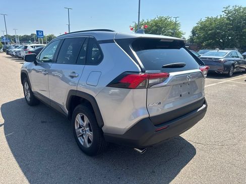 Used 2025 Toyota RAV4 XLE AWD/4WD image 5