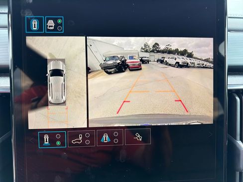 Used 2025 GMC Acadia AT4 w/ LPO, Floor Liner Package image 25