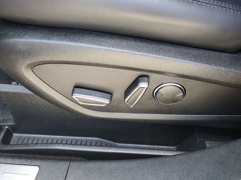 Used 2019 Lincoln Nautilus Select FWD image 19