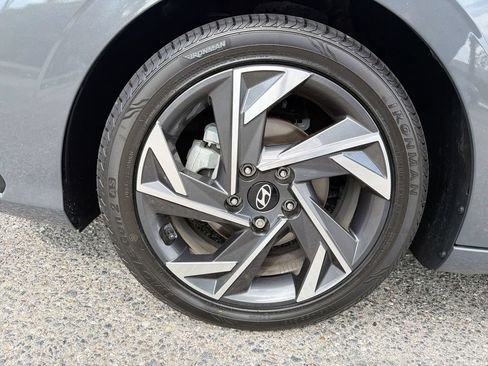 Used 2024 Hyundai Elantra SEL w/ Convenience Package FWD image 19