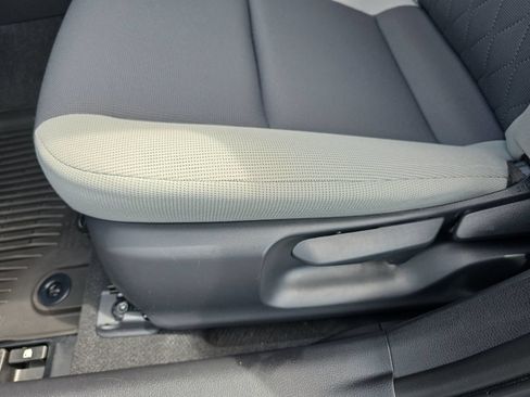 Used 2025 Toyota Corolla LE FWD image 27