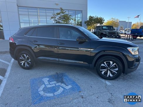 Used 2024 Volkswagen Atlas Cross Sport SE image 37