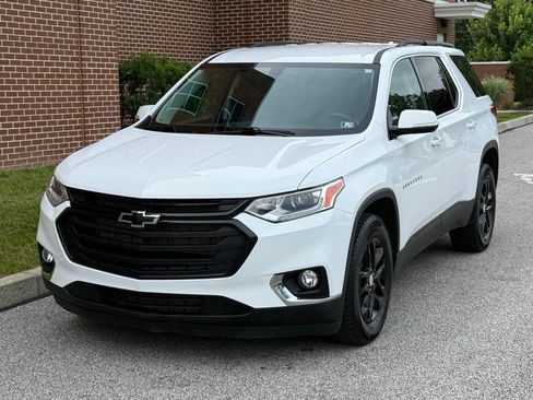 Used 2020 Chevrolet Traverse LT w/ LPO, Black Accent Package AWD/4WD image 1