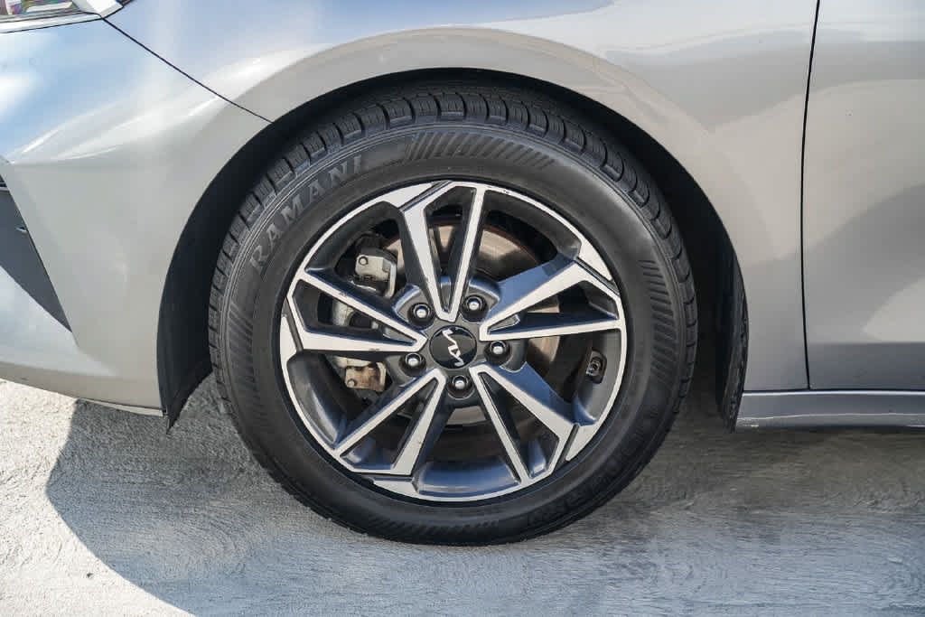 Used 2023 Kia Forte LXS w/ LXS Technology Package FWD image 11