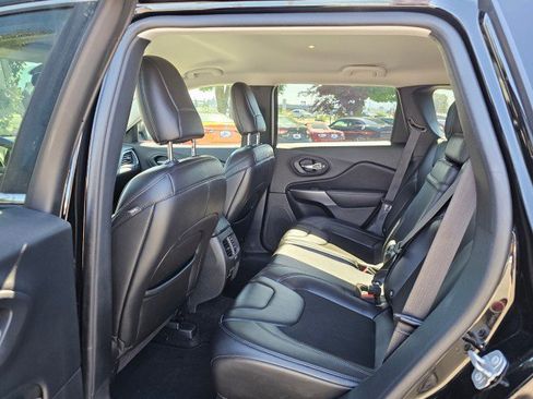 Used 2019 Jeep Cherokee Latitude Plus image 24