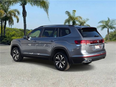 Used 2025 Volkswagen Atlas SE image 5