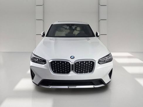 Used 2025 BMW X4 xDrive30i AWD/4WD image 3