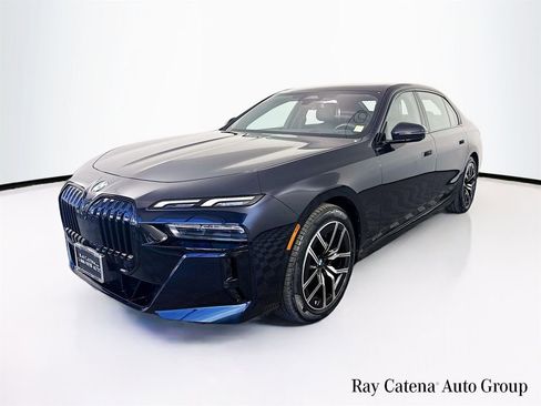 Used 2024 BMW 740i xDrive w/ Premium Package AWD/4WD image 3