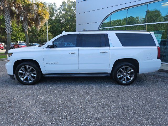 Used 2017 Chevrolet Suburban LT w/ Luxury Package RWD image 2