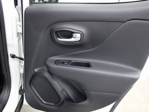 Used 2019 Jeep Renegade Trailhawk image 23