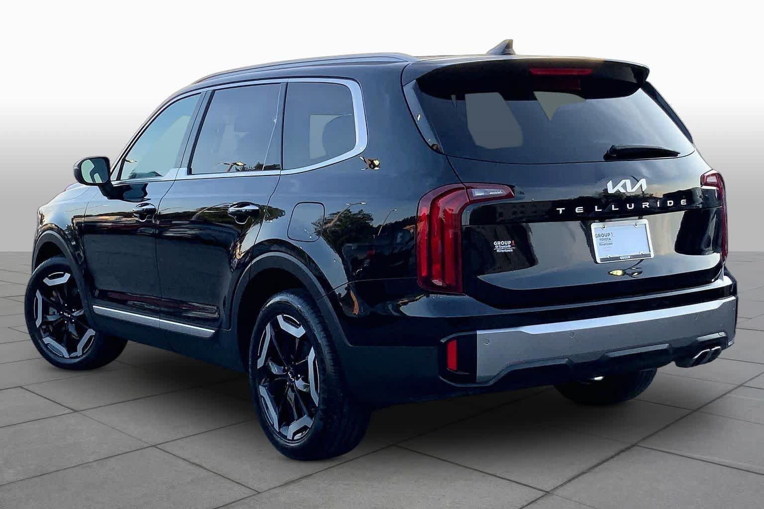 Used 2025 Kia Telluride S FWD image 10
