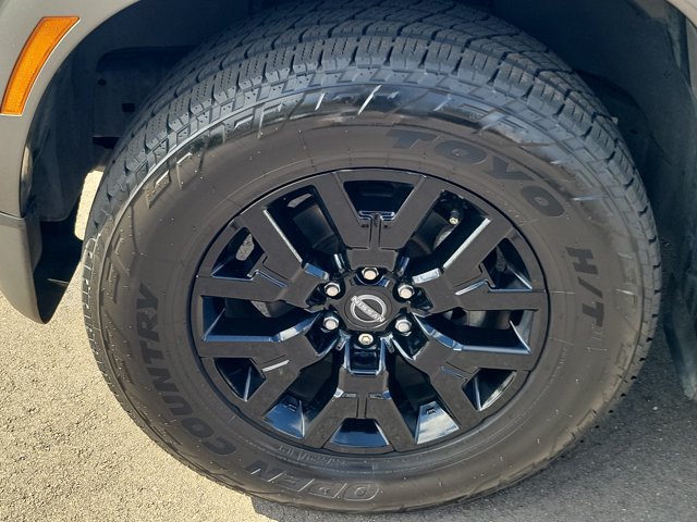Certified 2023 Nissan Frontier SV w/ Midnight Edition Package RWD image 8