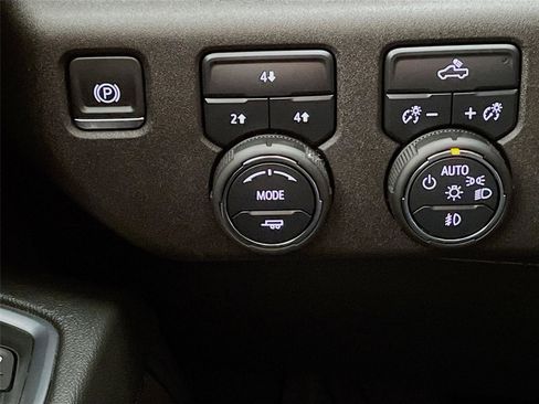 Certified 2025 Chevrolet Silverado 2500 LT image 13